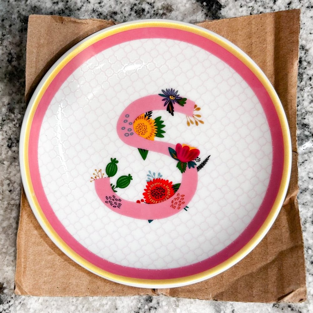 4 Plates-NWT Rosanne Beck Collection Floral Monogram S Accent Dish